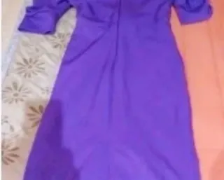 Vestido morado cóctel o fiesta