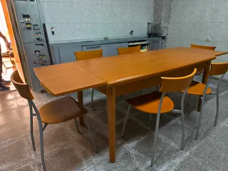 Mesa comedor con  6 sillas madera