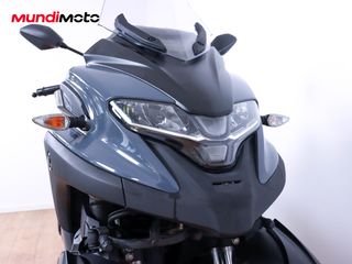 YAMAHA TRICITY 300