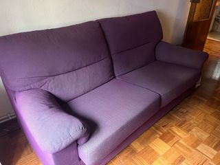 Sofá de tela morado