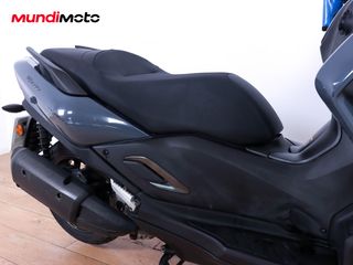 YAMAHA TRICITY 300