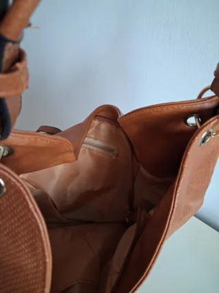 Borsa capiente a spalla marrone