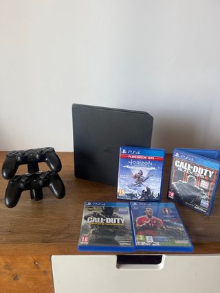 PS4 (PlayStation 4) Negra + 2 Mandos y 4 Juegos