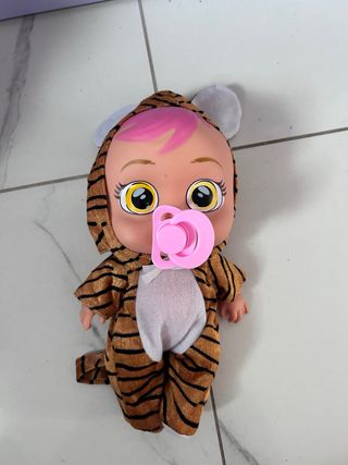 Bambola Cry Babies Tigre con ciuccio