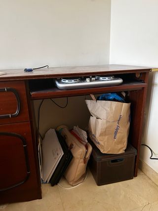 Mesa de madera maciza elegante