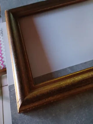 Marco madera color dorado efecto envejecido