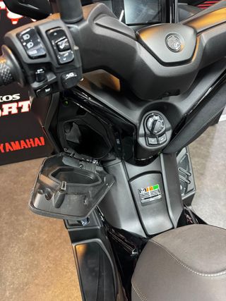 Yamaha XMAX 300 Tech MAX