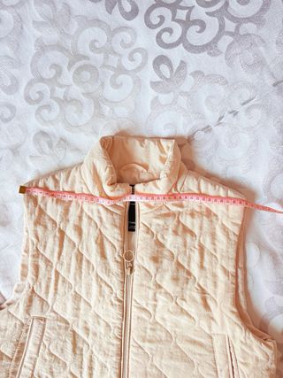 Chaleco acolchado beige