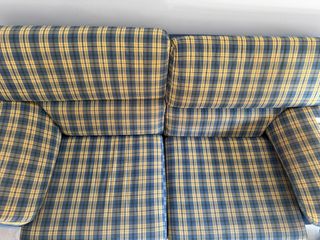 Sofá 2 plazas tela cuadros amarillo/azul
