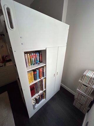 Cama alta, escritorio con cajonera Småstad.