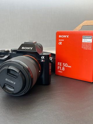 Sony a7R + objetivo 50 mm FE + flash Godox
