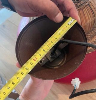 Lámpara colgante roja y mimbre De o gato preto