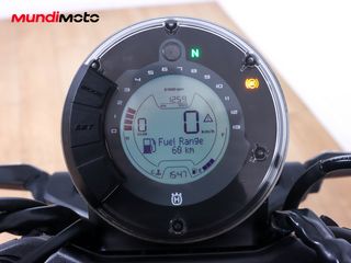 HUSQVARNA SVARTPILEN 401 ABS