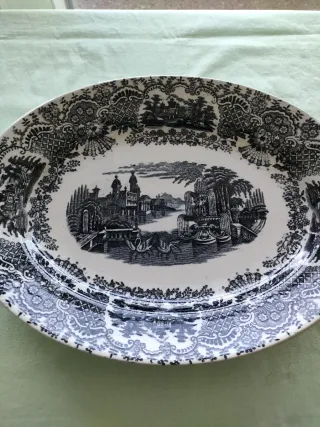 2  Bandejas Antiguas de porcelana