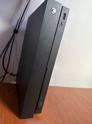 Xbox One X 1TB Negra con 1 mando