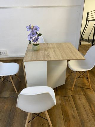 Mesa extensible + 4 sillas 144€ oferta