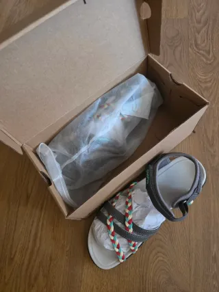 Sandalias nuevas senderismo talla 41