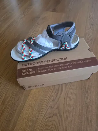 Sandalias nuevas senderismo talla 41