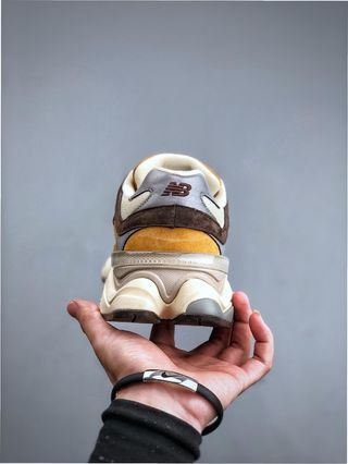 New Balance 9060 T.36 Beige/Marrón