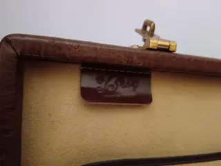 Maletín de piel con combinación