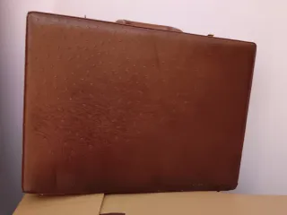 Maletín de piel con combinación