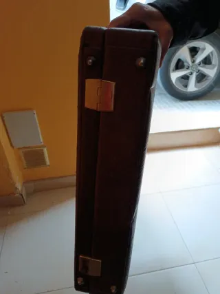 Maletín de piel con combinación