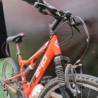 Bicicleta de montaña FS240 naranja