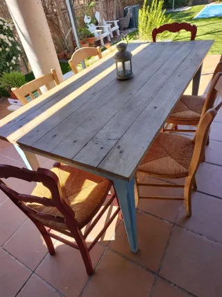 Mesa francesa siglo XIX y 6 Sillas de Madera