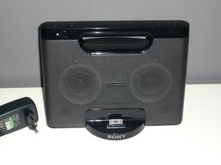 Altavoz Sony RDP-M7iP + Adaptador Bluetooth