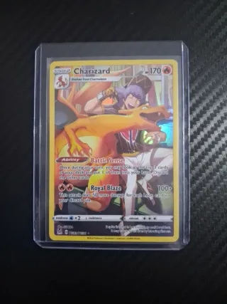 Carta Pokémon TCG Charizard VMAX