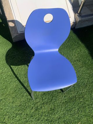 Mesa y 4 Sillas Diseño Moderno