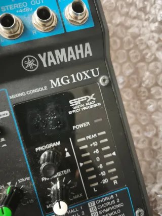 Mesa sonido Yamaha MG10XU
