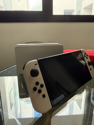 Nintendo Switch OLED Roja y Blanca