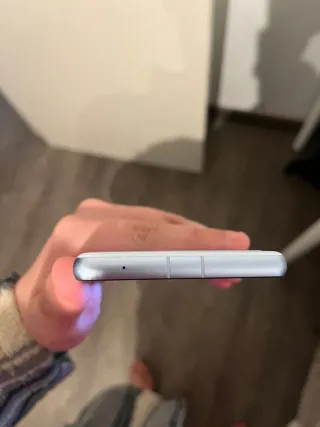 Google Pixel 7a + GrapheneOS