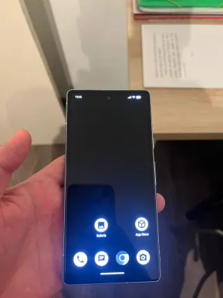 Google Pixel 7a + GrapheneOS