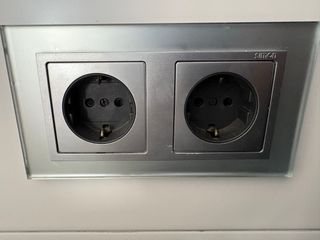 60 piezas varias enchufes Simón