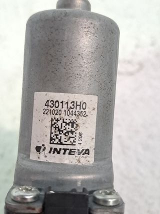 MOTOR ELEVALUNAS TRASERO DERECHO OPEL CORSA F 701722