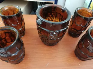 Juego 7 vasos ámbar antiguos