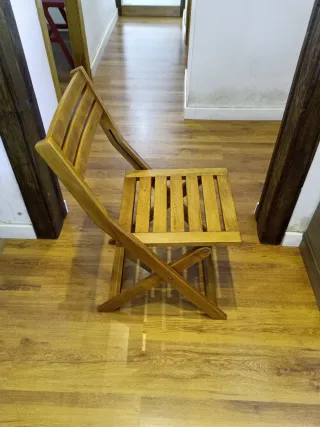 Mesa y 4 Sillas Plegables Madera