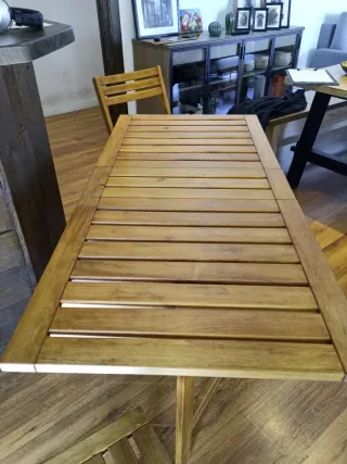 Mesa y 4 Sillas Plegables Madera