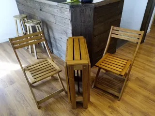 Mesa y 4 Sillas Plegables Madera