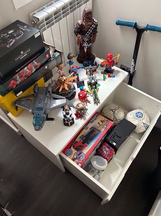 Banco de almacenaje blanco