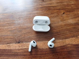 MacBook Pro 14 M1 Pro + AirPods 3