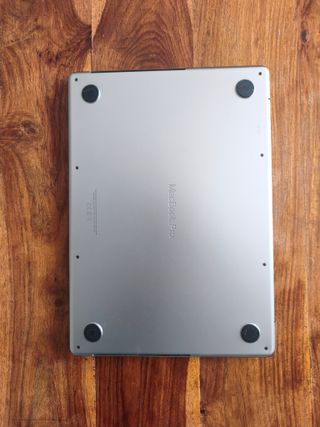 MacBook Pro 14 M1 Pro + AirPods 3