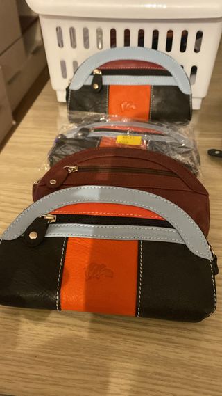 Monederos de mujer, dos modelos por 10€