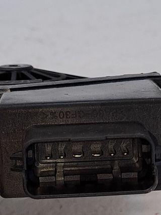 MOTOR ELEVALUNAS TRASERO DERECHO KIA CEED 657317