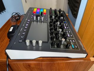 Sintetizador Waldorf Iridium Desktop como nuevo.