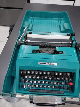 Máquina de escribir Olivetti Studio 45 Vintage