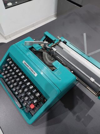 Máquina de escribir Olivetti Studio 45 Vintage