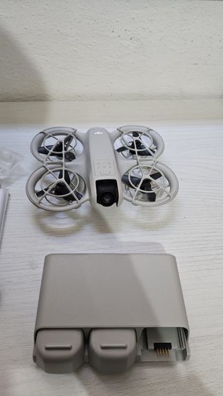 DJI Neo Nuovo con 3 batterie